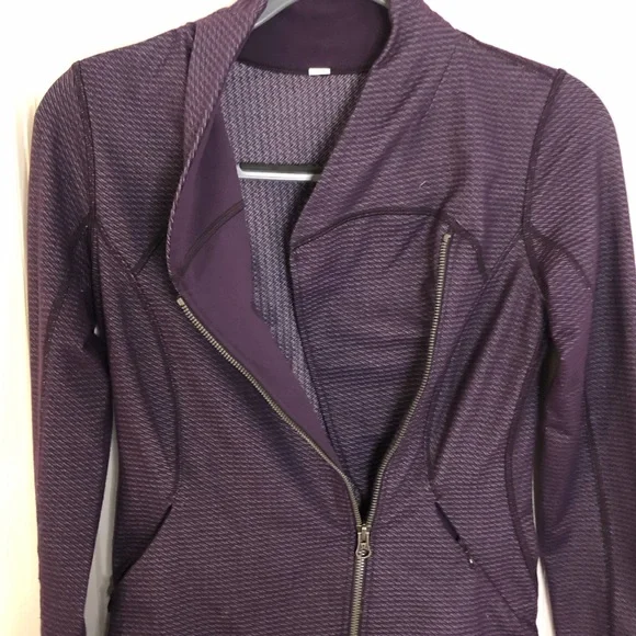 Lululemon Precision Jacket Chain Link Lilac Zinfandel 6 purple asymmetrical zip - Picture 16 of 16